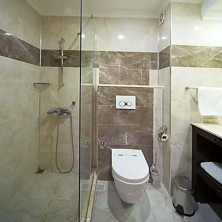 فندق Spilos 4*
